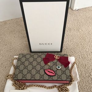 Gucci wallet on chain